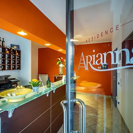 Arianna מלון דירות רוזיה