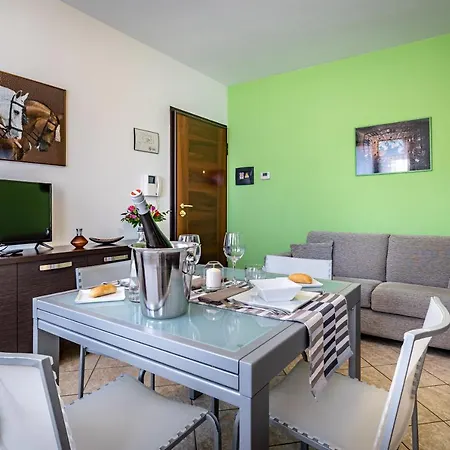 Arianna Aparthotel 4*