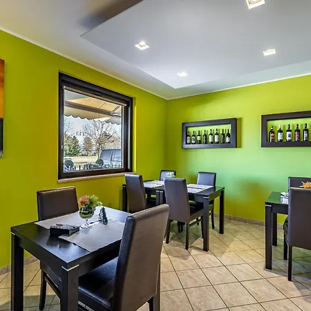 Arianna Aparthotel 4*