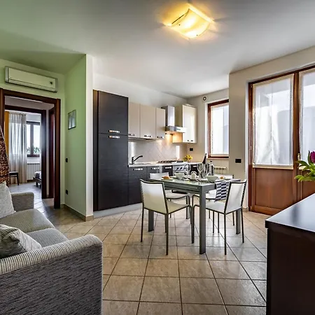 Aparthotel Arianna Rosia