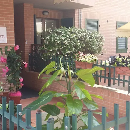 Arianna Aparthotel Rosia