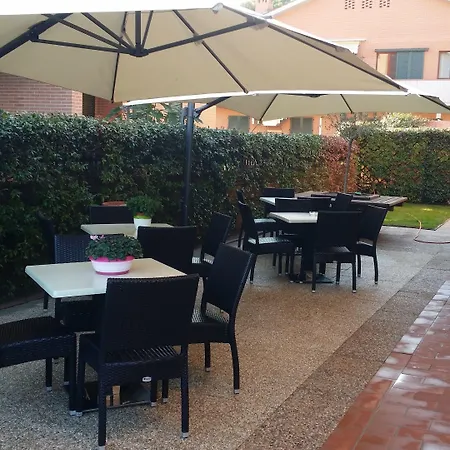 Arianna Aparthotel