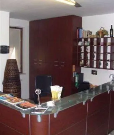 Arianna Aparthotel Rosia